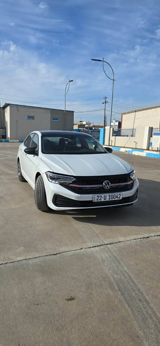 جیتە se پلەس 
مۆدیل ٢٠٢٣
٤٣ هەزار کیلۆمەتر رۆییە
مواسەفات پانۆراما بەسمە گێچ الکترۆنی
ئێرباگی تەنها سوکان بیلادی بۆدانرایتەوە  
سەیارەکە نمونەیە لە جوانی 
سێ پارچەی هەیە 
بۆنیت چاملغ دەرگا بستێک شان بێ داخیلی
رادیتە و لایتی بیلادە 
رەقەم شانسیم داناوە دەتوانن سەیری بکەن 
(***********) نرخ158 أربيل, العراق
