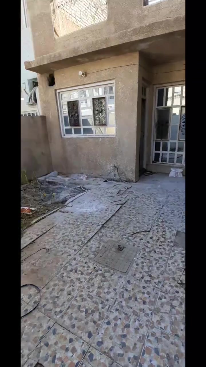 السلام عليكم
بيت للايجار يحتوي ع غرفتين نوم وحده جوه وثاني فوك صحيات عدد ثنين ومطبخ وصاله ومنور 

البيت بس بي طرمه شويه تعبانه 

الموقع الدوره شارع شرطه فرع لحوم حبايبنه 

ايجاره ٦٠٠ قفل

للاستفسار مكتب الكرم 

***********
