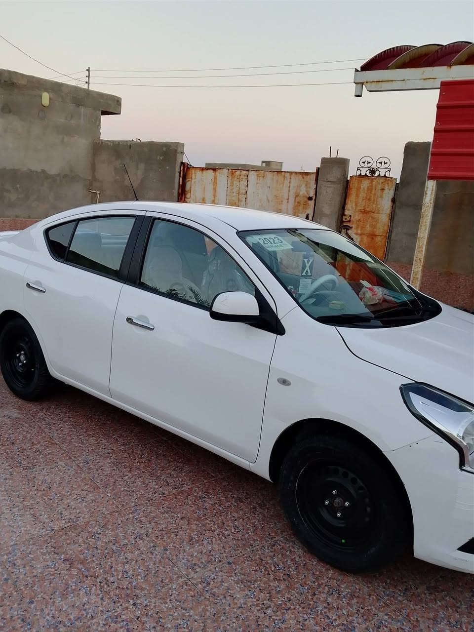 نيسان سني هندي 2023 ماشيه 53 الف بيها 3 بيبان صبغ سعر 105 بيعة مجال قليل ***********

