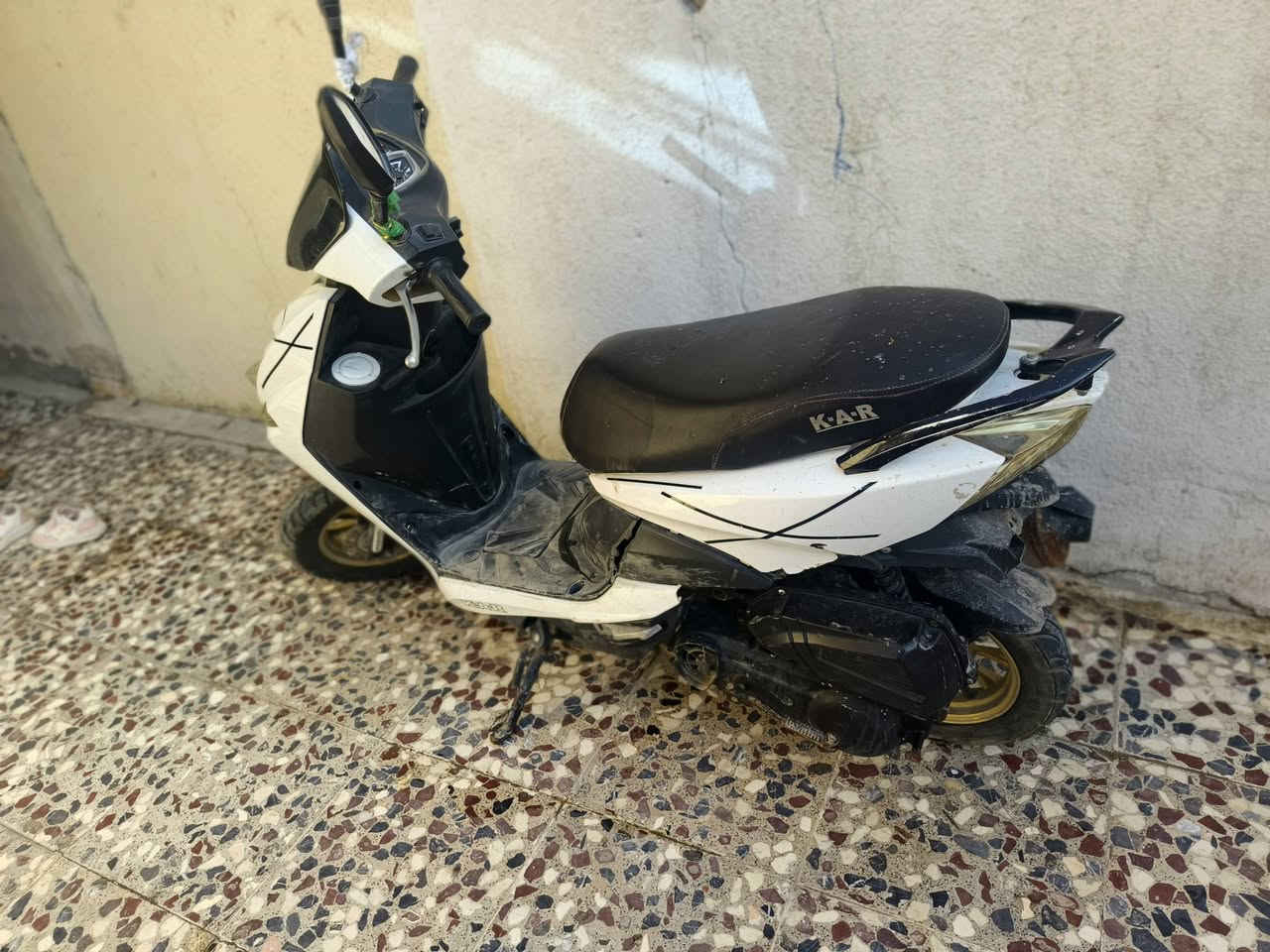 السلام عليكم دراجه اف اس
كفرات نضيفه دراجه محتاجه كابريتر او زنجيل فقط
مكينه لا تنقص او تبخر 
شغاله هندر 
كوم حديد175
المكان بغداد الشعب نهايت حي او  رقم***********
