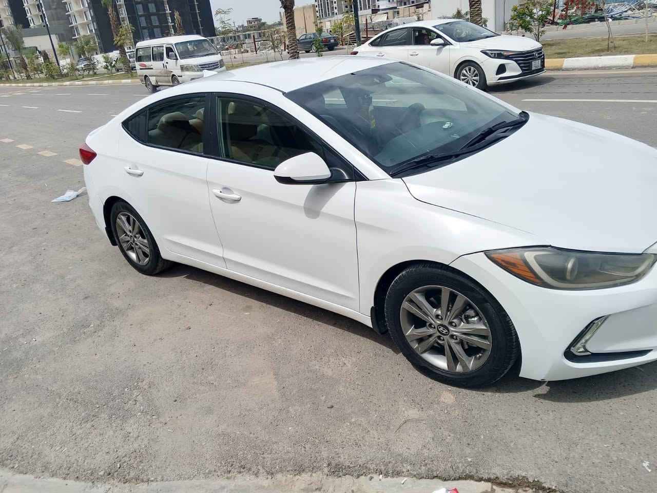 الانترا ٢٠١٨للبيع ٢٠١٨ وارد امريكي حادثها بحافه البنيد ومعمره للستفسار الاتصال فقط هذه رقم صاحب لسياره ماعرف اي تفاصيل عنه ***********
