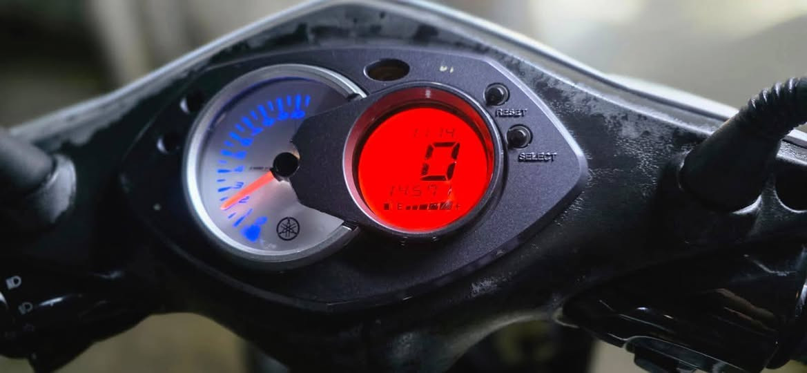 السلام عليكم
سكنس فحل نوزل خطين ماشيه 22 الف دراجه مكفوله جيب وياك فيتر وتعال مكينه ناعمه كلش كل نقص مابيها سعر 725 وبيها مجال بسيط 
***********
