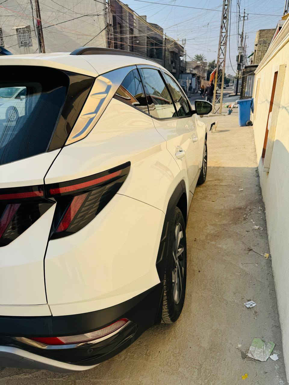 تحيه طيبه السلام عليكم ورحمة
توسان 2022 خليجي 
ماشيه 47 ألف 

تشغيل بصمة   

تشغيل عن بعد

سايد بريك دگمة   

كشنات كهرباء

اوتو هولد

بك لايت LED

كروس سرعه

بردات ابواب خلفية 

حساسات امامية + خلفية 

تحكم مقود كامل

بصمات عدد 2 

انارة ترحيب

نقطة نزول منحدرات. 

نظام مانع تزحلق 

شاحن موبايل واير ليس  

اشاير بالمري والمري شفط

مخرج AUX + USB‏

وضعيات قيادة
مكفوله 
رقم اربيل شرط تحويل مباشرة 
205, ورقه وبيها مجال 
أي استفسار رقم صاحب السيارة 
***********
مكان بغداد سيديه
