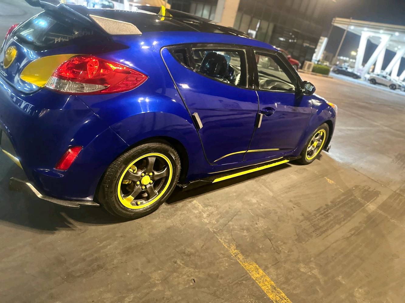 سلام عليكم سياره فوليستر للبيع بغداد باسمي تحويل مباشر  كشنات سبورت تحكمات ستيرن ابع جهات كروز سرعة حواجب لد بالمازدات--بلوجكترات زنون اصلي لايت زنون اصلي باتري جديد كوري ثلاث انضمه قياده(سبورت- ايكو- عادي) اي بي اس مانع انزلاق سستم حساس خلفي صوت بلادي اقتصادية بشكل بانوراما بصمة+بصمة ابواب السياره وارد امريكي  للستفسار *********** السعر 88ورقه