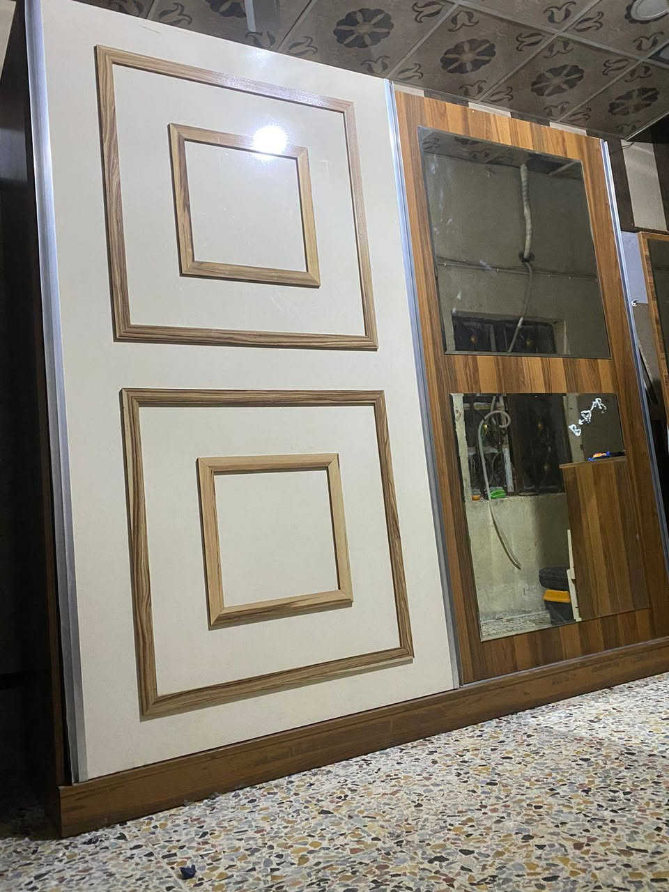 السلام عليكم غرفه تركيه نضيفه للبيع السعر275 في بغداد للاستفسار خاص او اتصال    ***********9
