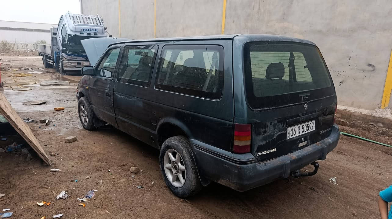 سلام عليكم دوج كليسر مديل 95مكينه وكير حاويه استوني شادهن تبريد تخم تير حداديه جديده بسمي تريك وين ماتريد سياره خير من الله سعره 48/***********
