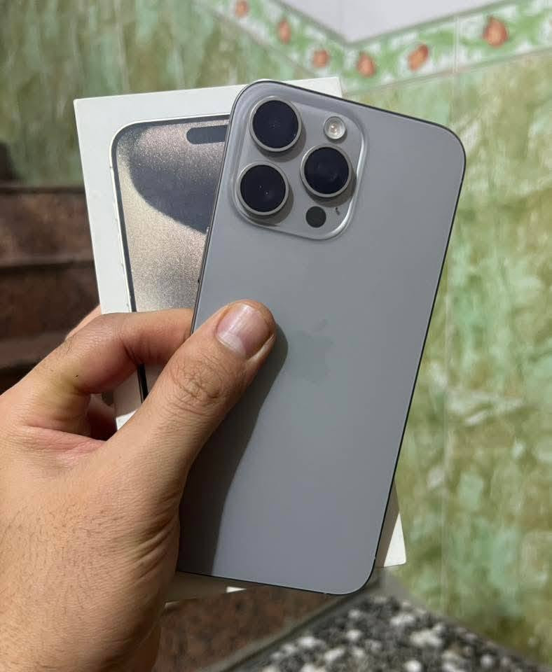 السلام عليكم
* ايفون 📲 15 برو ماكس او مراوس ب 13/14برو ماكس
* لون تيتانيوم مميز 
* بطاريه🔋87مبدله 
* ذاكره 256 
* شرق اوسط عربي
* ماستر AAA
* نموذج m 
* مبدل شاشه  3 خيارات 
* السعر /690قفل
* العنوان/ الناصرية 
* للتوصل / ***********
