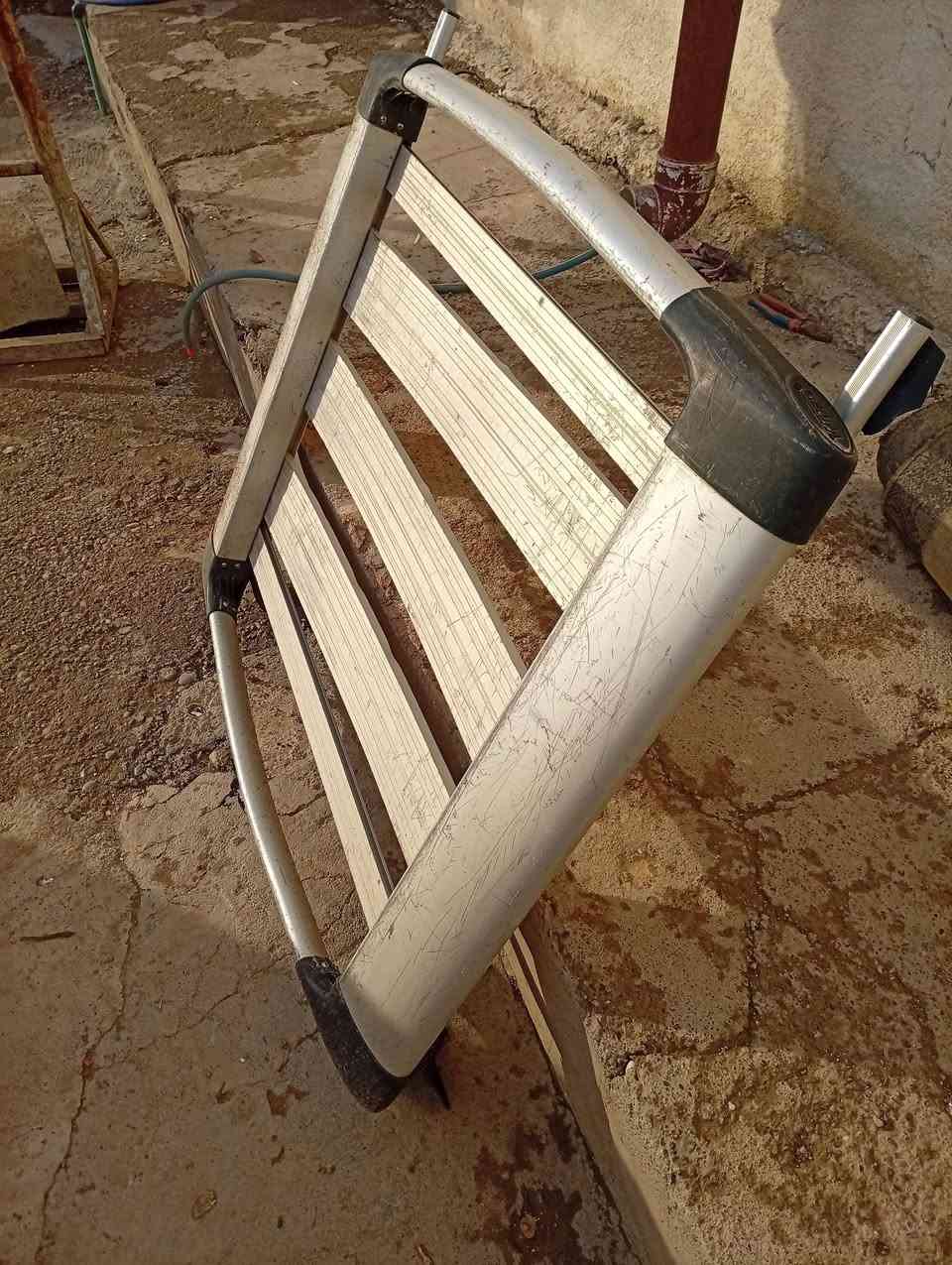 سيبايه اخو الجديده بدون قواعد السعر  60 الف
التواصل /***********
