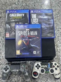 بلي 4 فات اونلاين  ويا 3 اقراص  جوستكات 2   نقص كيبل مال جوستكات فقط  ...