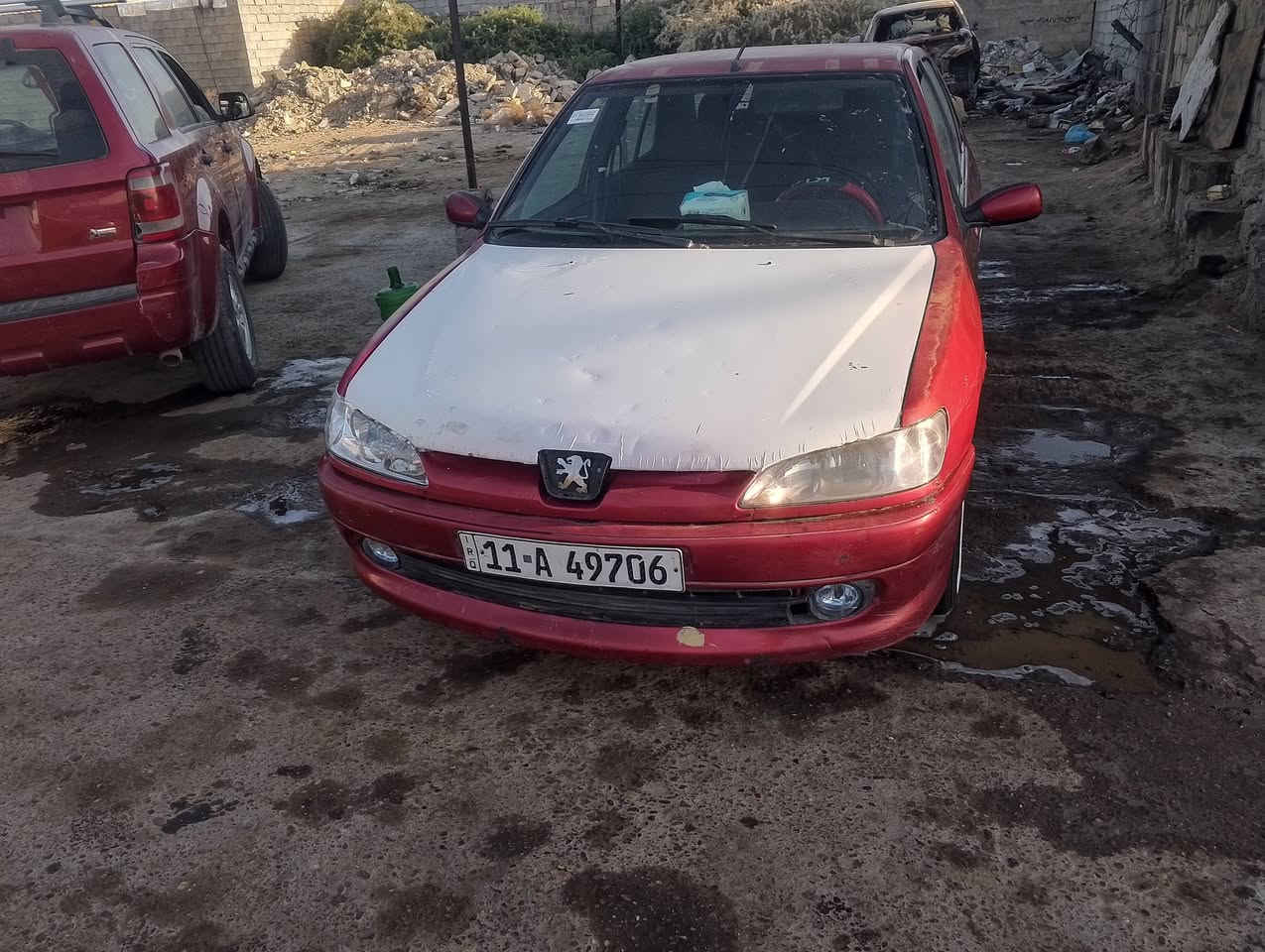 السلام عليكم بيجو 306محرك وكير جدد حاويه صار شهر من شادهن من شيخ فلاح  كلج جديد اصلي فاليو صدر نفض كله جديد امامي خلفي مشط وباور بدلت جديد تخم تاير ويل جدد صار يومين من شديتهن غرفه حلوة كلشي بيهة يشتغل نافضهة نقص تبريد من بدلت المحرك طكت صوندة واني اسوي اني ابو تبريد  السعر اب 35بيهة مجال شي بصيط موبايل ***********
