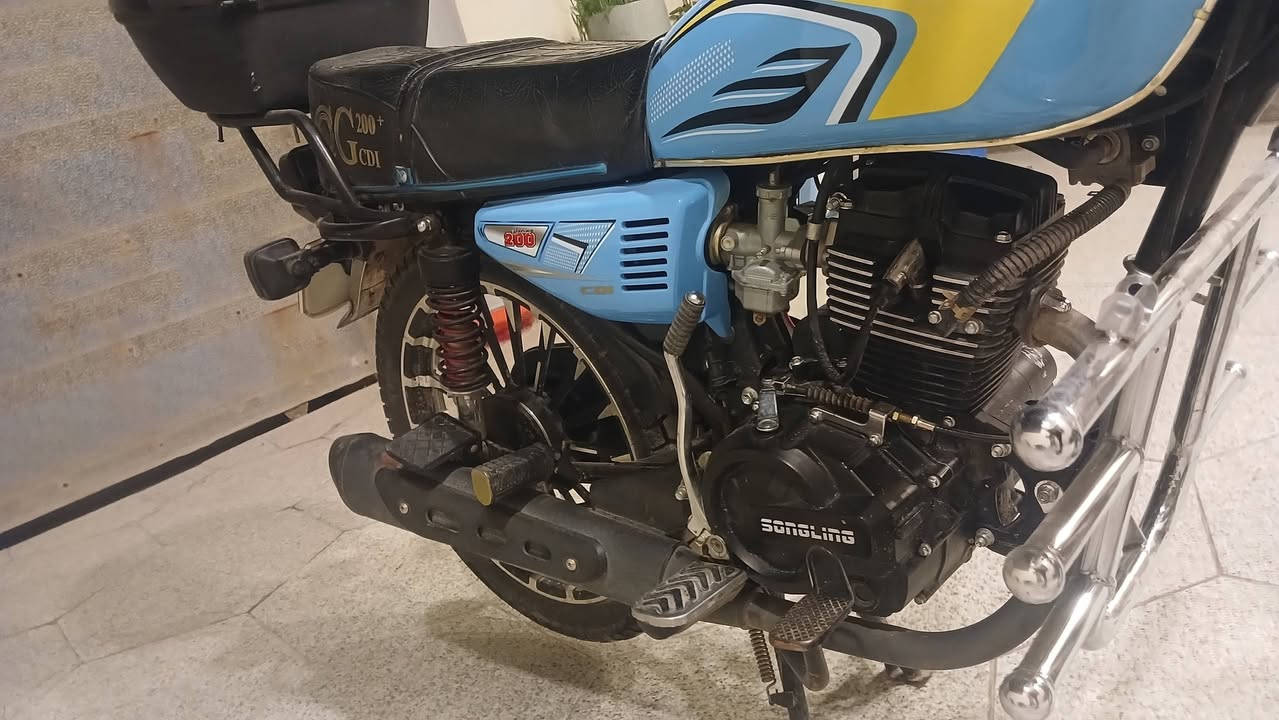 سلام عليكم ...
دراجه سونك يراني.  موديل 2026 ♦️

..5. كير ⚡️
..محرك 200🥉
..بصمه تشغيل . عن بعد ⚡️
..لايت لد ابو عدسه 
..+.صندوق 
ريد مراوس فقط + الي عنده بانده ينزل 
عنوان بغداد الدوره ... 
***********
