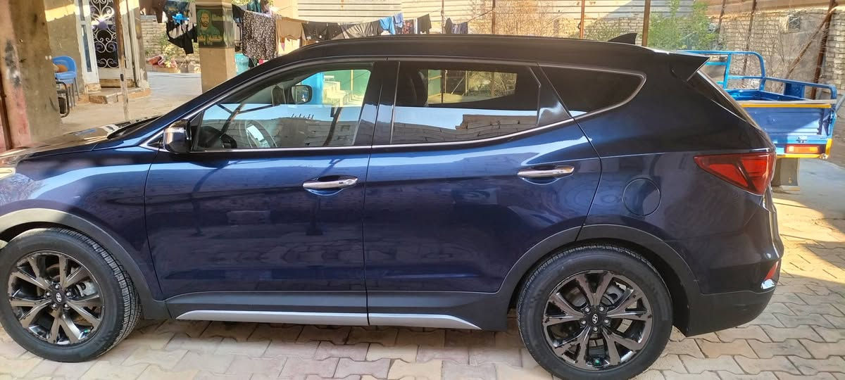 للبيع سنتافي  2017 فول 1/1
اللون ازرق ملكي  رقم ذي قار سعر145بيهة مجال
صبغ جاملغ امامي وشبر جاملغ خلفي والمواصفات….
1-بصمه ابواب وصندوك وتشغيل
2- بنوراما
3- مري جانبيه قلاب مع البك+ إشارة بالمري
4-حساسات خلفيه بلاد
5- كشنات جلد (تدفئة وتبريد)
6- تدفئة بالستيرن
7-سماعات سستم انفنتي  + دمام امامي وخلفي
8- صدر امامي خلفي جديد
9- توزيع فولتيه 12v للشحن
10- نظام جي بي اس مال خرائط
11-هارد خزن 
12-مكينه 2000 turbo GDi
13--زر تشغيل الكامرات الخمسه وهو مفيد في الاماكن الضيقه او الازدحام لتجنب التصادم او عند ركن السياره
14-- تبريد 2قطع منفصل
15-شاشه جبيره لمس
16- خمس كامرات HD تصوير ٣٦٠ درجة
17-رادار النقطه العمياء
18-شاشه ( Apple Carplay Android Auto ) 
19-نظام انحدار
20-صندوك كهرباء ذكي يفتح عند الاقتراب من الصندوك تلقائياً ويفتح من خلال الريموت او من زر قرب المرأة الداخلية
21-بردات خلفيه
22-حساس اطارات رقمي مع التنبيه بانخفاض وارتفاع ضغط الهواء 
23-امكانية تحكم السائق والراكب بجانب السائق بدرجة الحرارة
24-  حاجب لد نهاري
25-نظام حفظ وضعية مقعد السائق لشخصين عند التشغيل يتخذ الوضع ١او٢ حسب رغبة السائق والمخزون سابقا
26-بجم زينون مع كشافات لد
28-تحكم ستيرن فول 4جهات
29-نظام ترحيب عند التشغيل والاطفاء
30-جام اوتو جهتين
31-نظامCLIMATE لتنقية الهواء
32-داخل جلد فاخر لون اسود ملكي
33- مخرج كهرباء ١١٥ فولت لتشغيل الاجهزه المنزلية الكهربائية
34-نظام التكلم مع السياره
35-يدات نيكل مع انارة ترحيب
36-السيارة ماشية 90
 للاستفسار
***********
