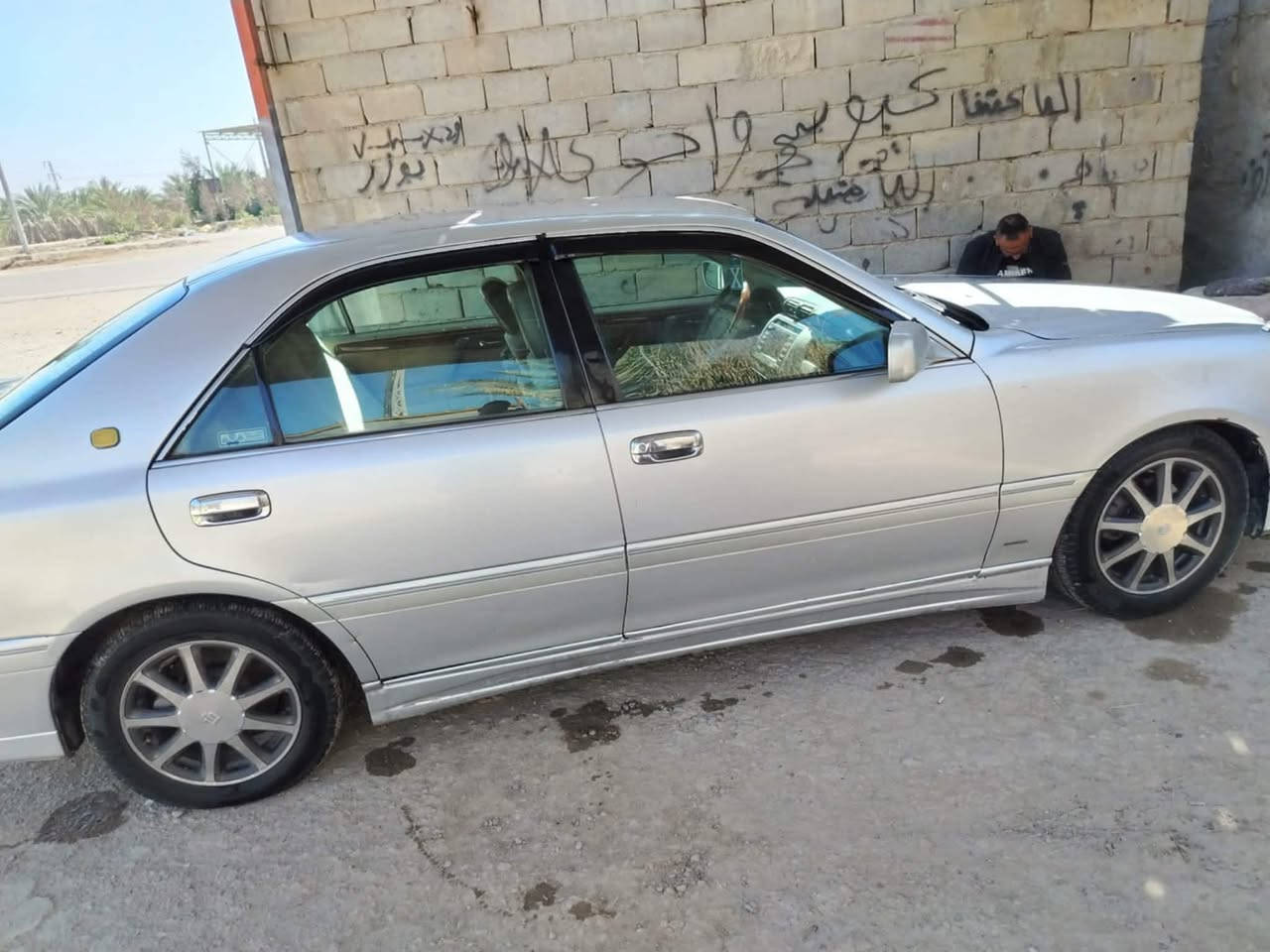 السلام عليكم تيوتا كراون (ملكه )
للبيع السعر المطلوب 65 وبيه مجال 

السياره لون سلفر رقم كركوك مامدفوع لا كمرك ولا ضريبه السياره جاهزه من محرك وكشر يرادلهه ترتيبات كهربائيه للداخل بيه ضربه بلجاملغ الامامي جهه العبري ومعمر تعمير تبريده عوزه غاز للاستفسار اكثر التواصل عبر الرقم (***********) موقع بابل الهاشميه

راعيهه بلجفل موجود يسويلك وكاله !
