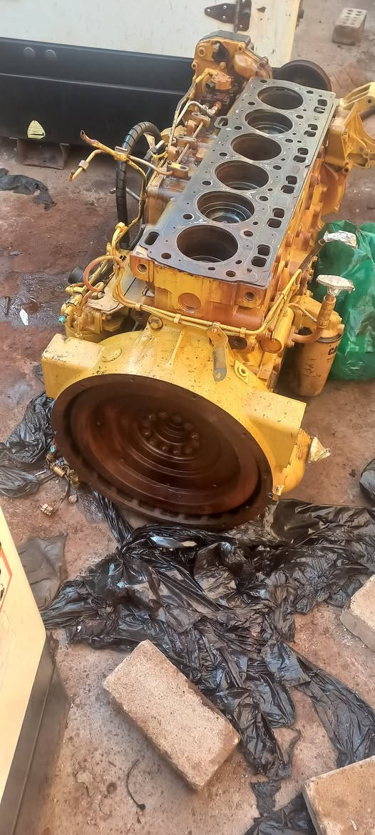 السلام عليكم للبيع نص محرك كتر بلرC6 ٦سلندر بي نقص بستم واحدمع العقل وتخم الضفيره اوربي دخول جديد نضيف ***********
