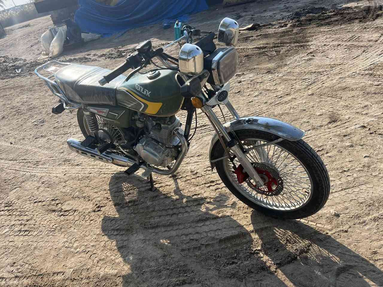 السلام عليكم دراجه تايكر موديل 2025 خير من الله كلش نضيفه ربع متصرف عليه السعر775وبيه مجال***********
