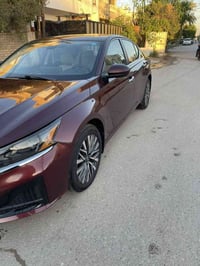 وبركاتة نيسان التيما موديل 2023 فئة الSV PLUS ماشية 69370 كيلو بالضبط ...