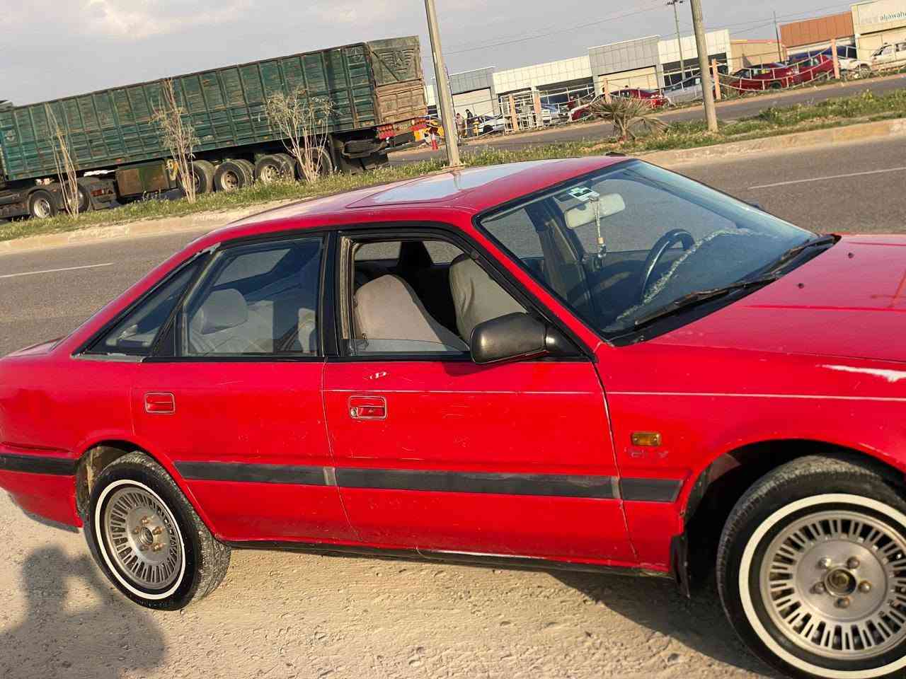 سلام عليكم
مازدا 626 موديل 1990 
كير اوتوماتيك شرط محرك كير 
تبريد بلادي سنويه جديد كوبون بانزين 
سلايت جوم كهرباء باور جاهزه شرط التحويل 
سعر 38 $ ورقه ومجال 
اتصال ***********
