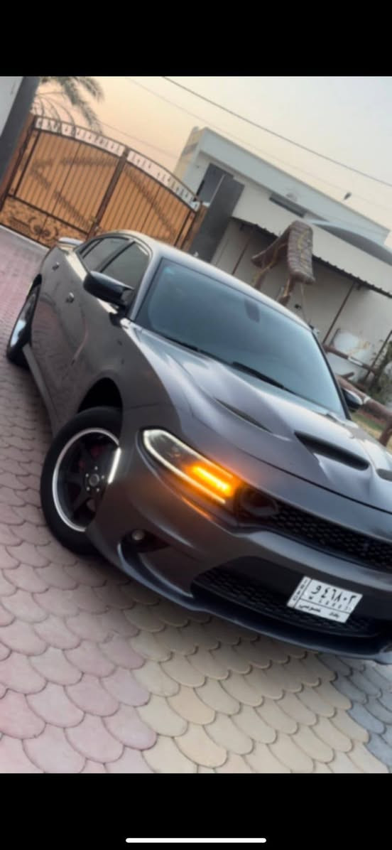 جارجر موديل 2015 لون فيلي  6 اسلندر الفئه sxt كشنات تدافئه وتبريد شاشه كبيره ابلاديه كير ومكينه وتبريد جديده سيارة قطرة صبغ مابيها ولا حادث بيها بيها بس بارد قليل بجاملغ الامامي وباب الصدر بس والباقي كفاله. سياره حلوه وتعبان عليها مامتعوبه صارف عليها هواي مكاني كربلاء. الاستفسار ات ***********) السعر ١٧٠ وبيها مجال
