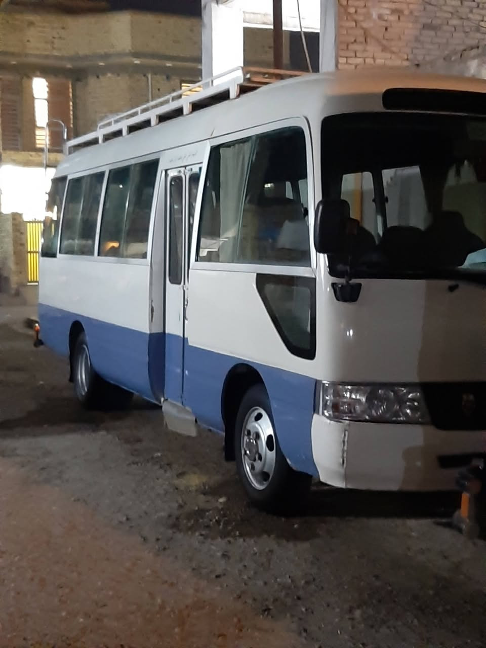 السلام عليكم كوسترللبيع ب225 وبيه مجال قليل الشراي  موديل 2007 سياره كفاله بيه مكانت صبغ فقط وجاهزه مكينه وكير جدد تبريد ثلج🥶 حداديه تخم تاير باتري جديد كهربيات كله شغاله سياره متعوب عليه بشكل كشن ستاركس درع سيبايه درج تلبيسه كله جديد تخم تاير جيوبلس ست تايرات جدد سياره جاهزه وبل عافيه عل يخضه الشراي يخابر ويدلل وهاذه رقمي ***********  مكان السياره العماره
