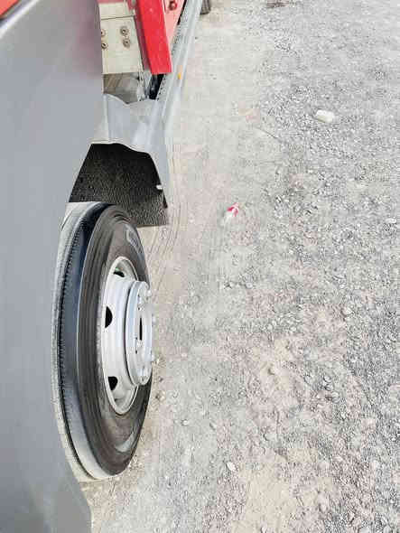 اتیکۆ بۆ فرۆشتن  مۆدیل 17فول مسفات
تبرید دوو تەلقەهاف بۆیلەر قفل اکسل
حاسەو کامیرە خەتی جادیە کامیرەو بەگە 
هەزەو هەوراز هەر 6تایە نویە پشت چووپە 
دەرگای پشتەوەی جەگە سیارەکە 400هەزاررۆشتیە
بۆدی 720درێژە  هەر هەموگیانی بەشەرتی کۆپیتەر سحر275  
   رەقەم تەلەفۆن *********** حینوان اربیل
