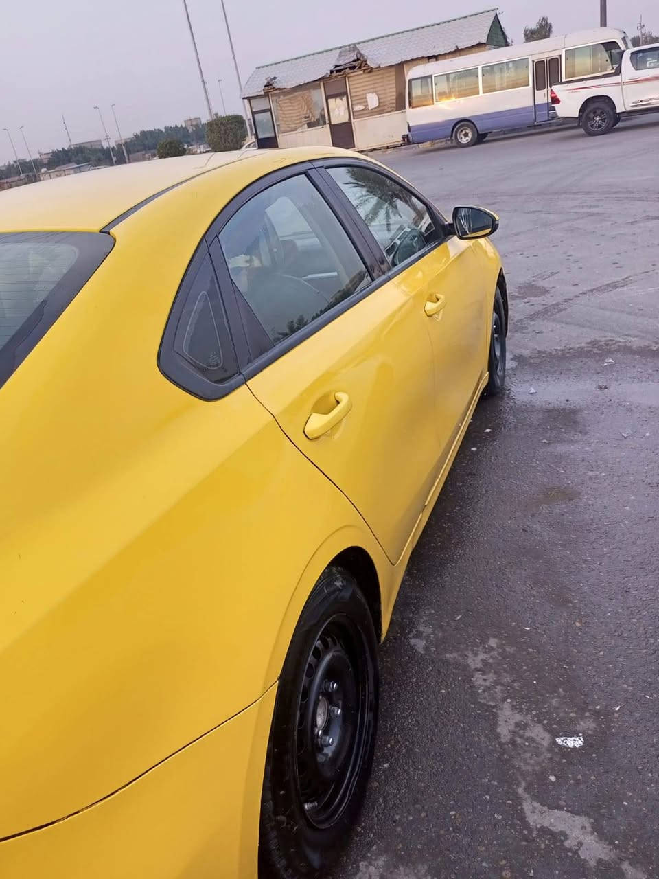 سلام  عليكم فورتي للبيع موديل 2023 السعر 160المكان بغداد الرقم *********** اني مكلف بل نشر
