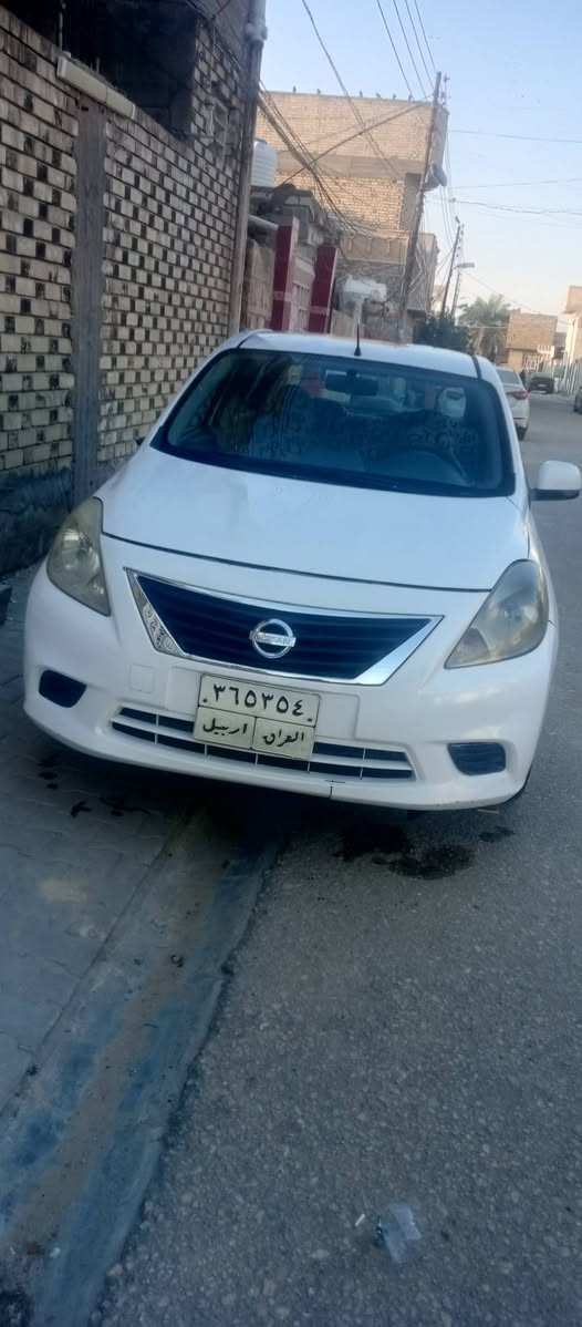 السلام عليكم
نيسان صني موديل 2014 بيه طخات خفيفه حداديه 75 بالميه 
السعر 75 وبيه مجال بسيط  المكان النجف للستفسار الاتصال على الرقم ***********
