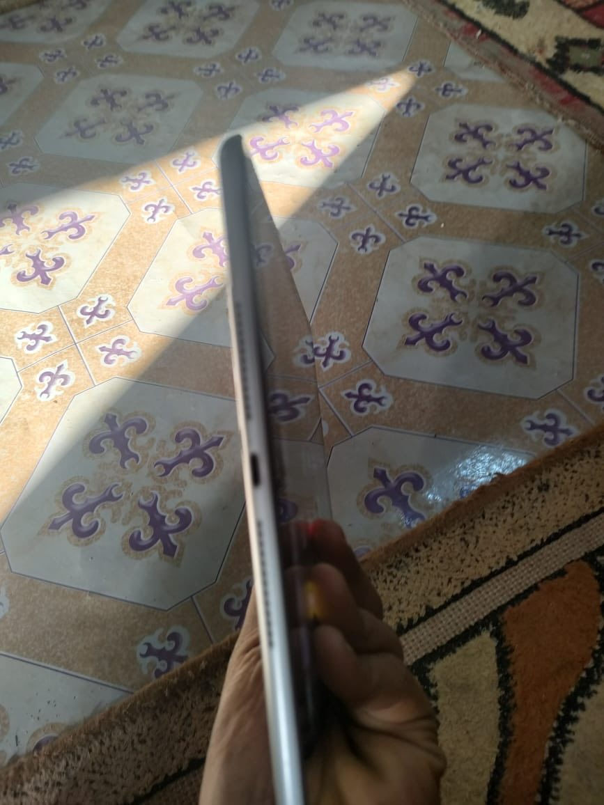 السلام عليكم ايباد iPad  7 ذاكره 128 الجهاز نضيف يخبل استعمال بيت كامل الملحقات شاحنه اصلي +كارتون مراوس باكس ماكس أو بيع مستعجل عليه 
رقم متواجد واتساب ***********
