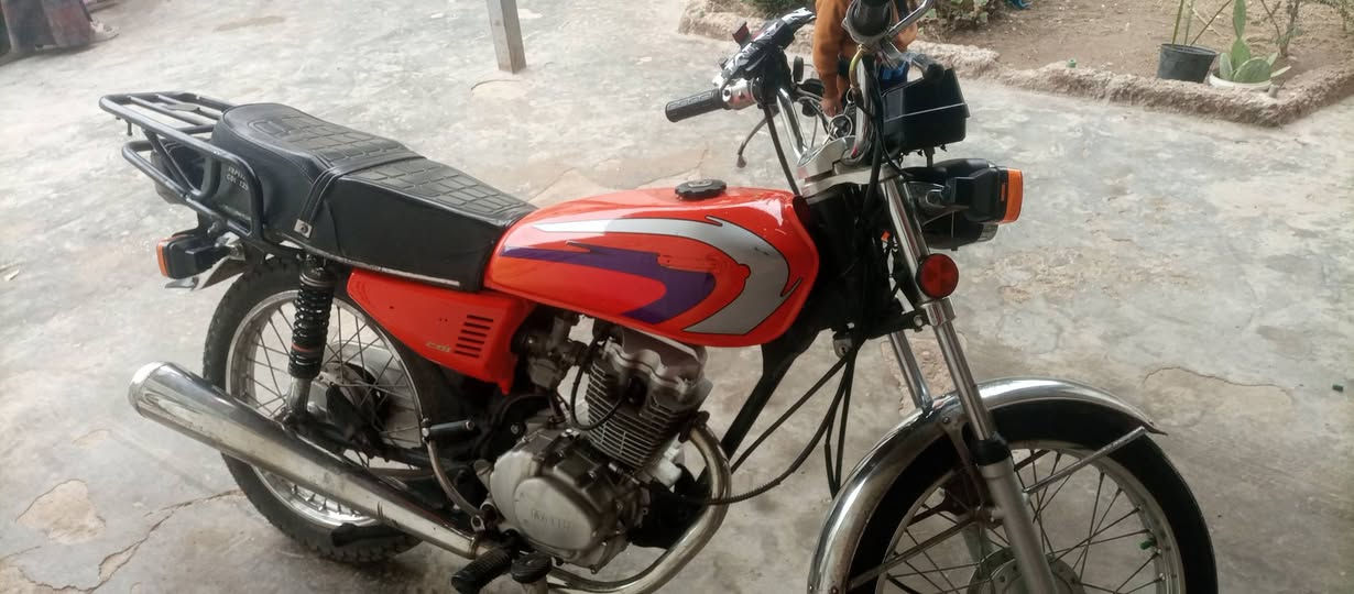 4 كير موديل 22  شاصي ومكينه اصلي اوراق  اصولي 650
***********
