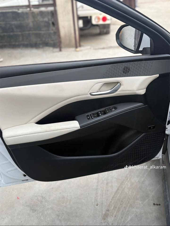 سلام عليكم كل عام وانتم بخير
Byd مكاني نجف الاشرف

2025 

رقمها بغداد وجاهز مداورها على حسابي بسم شركه تتحول باسمك مباشرتاً 

ماشيه اقل 6 

كل غراضها موجوده

بيها شخطه بلطرف القماره اقل شبرين وكلش زغيره مبينه بلصوره شكد تسوه اريد ابيع 

تحياتي الكم

( من تنطي سعر خلي الله بين عيونك لا تكسر بيها كلش)
***********
