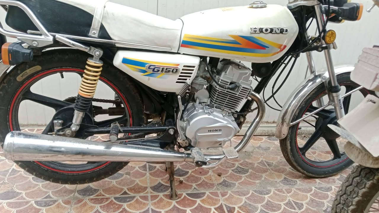 السلام عليكم ورحمة الله وبركاته
من رخصت المدير
دراجه هونده للبيع ارواق سنتنساخ
ضافه خير من الله محرك مامفتوح برغي بي
گير مثل البطح لفوك نمر مالته
سعر خاص متواجد ***********
