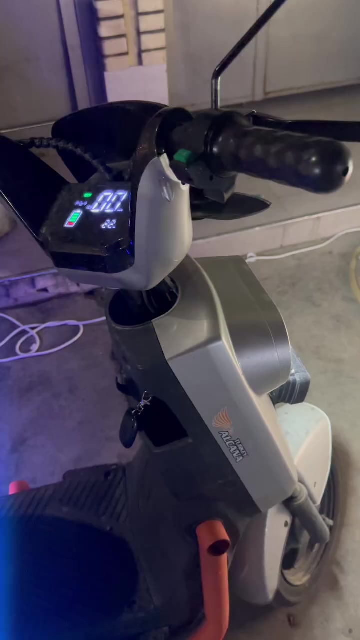 للبيع متور كهربا خمس بطاريات كبار 
نظيف ماكو اي عيب ***********
