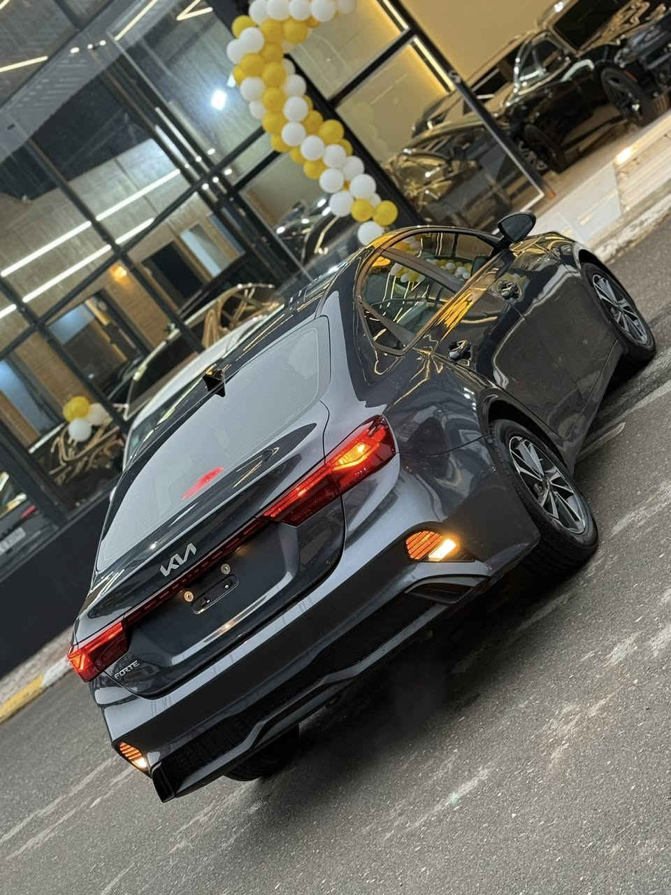 🚗 للبيع: كيا فورتي LXS موديل 2024
📍 مكان السيارة :  موصل مدينه المعارض الجديده 
معرض الركن الذهبي 
موقع المعرض 

https://maps.google.com/?q=36.342819,43.198521

📞 للتواصل: واتس اب    ***********
                                              *********** 
🛠️ المحرك: 4 سلندر 2000 دوش المرغوب
السعر بلاااااااش💥🔥😳 137$🔥
⚙️ المواصفات:

• شاشة كبيرة وكاميرا
• CarPlay و android
• تحكمات ستيرن
• أوتو ستوب
• قيادة ذاتية
• تحديد سرعة وتحديد مسار
• رادارات أمامية وجانبية وخلفية
• مثبت سرعة
• مانع انزلاق
• 3 انضمة قيادة

⚠️ أضرار السيارة:
بجم كبس ✅
• قطعتين صبغ 
بدوووووون قطره دواخل ✅✅
• ايربك برده فقط

📌 تفاصيل إضافية:
• السيارة دخول جديد بدون رقم
• تترقم رقم شمالي (دهوك - أربيل - السليمانية)
• لون السيارة نفطي 🩶
• الكير والمحرك بحالة ممتازة – شرط الفحص
• صدر وخلف "بلادي"
• الرادار وحجر البيئة والكزوز  كلها أصلية
• السيارة بحالة ممتازة وبدون مصاريف
السعر 137$🔥
