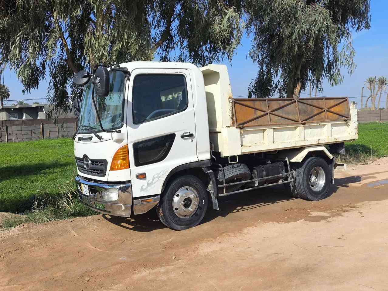 سلام عليكم هينو شيطان للبيع قلاب بلادي بموديله اي استفسار عله الرقم ***********
