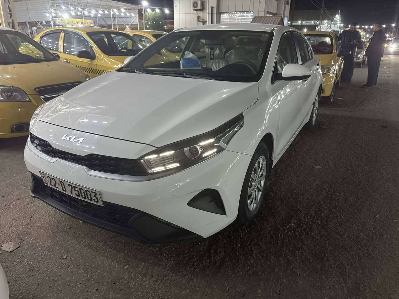 سيراتو 22 محرك 1600 خليجي كفاله عامه بيهه بارد بسيط بالباب مابين الباقي كفاله سياره جديده وجاهزه ماشيه 95  تحويل وكاله حاضر السعر 157 وبيهه مجال مكاني النجف للاستفسار ***********
