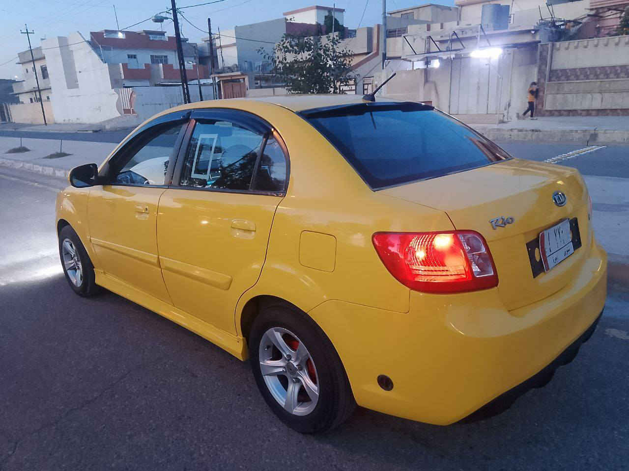 السلام عليكم
#كياريو  #2012
 رقم نينوى مميز
بدون ضرر كابون بانزين +منظومة غاز تحويل فقط
تلقيطات مال تكسي 
السعر 110 وبيها مجال 
***********
