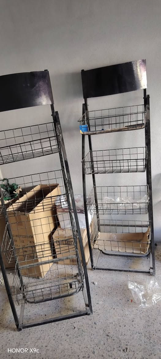 للبيع ادفع سعر وتعال خذ الي يفيدك... للاستفسار الاتصال على الرقم ***********
