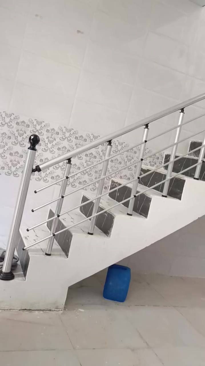 بيت للبيع في (حي المكرمه_منطقه ال1000)
🔸 المساحة :130

🧱 تفاصيل البيت: متكون من 2غرفتين نوم وحده جوه وحده فوك ومطبخ وصاله واستقبال 

📍العنوان : النجف الاشرف _ شارع مكاتب الرشيد _ مكتب الوليد للعقار  

للأستفسار: ***********
