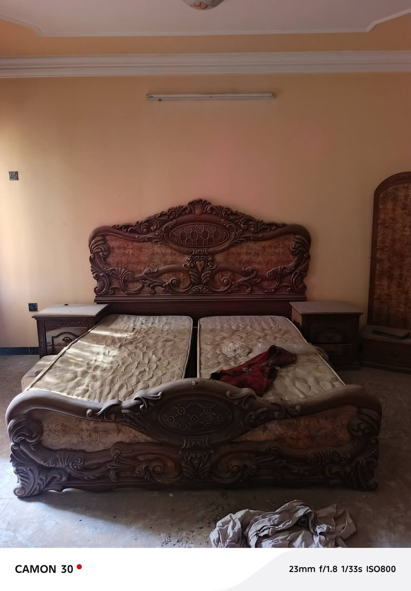 للبيع غرفه ماليزي السعر ٥٠٠وبيها مجال ٦قطع مكان بغداد حي القاهره ***********
