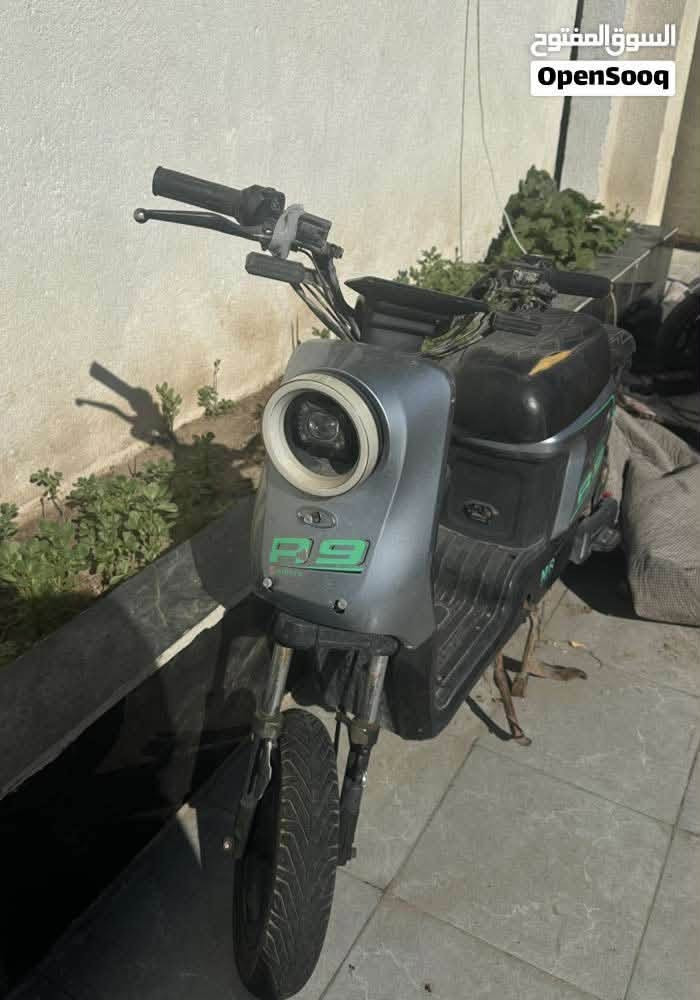 R9 شحن للبيع بطاريات جدد تايرات جدد كامله اي نقص مابيها السعر ٣٠٠ وبيها مجال ابو الخصيب السراجي ***********
