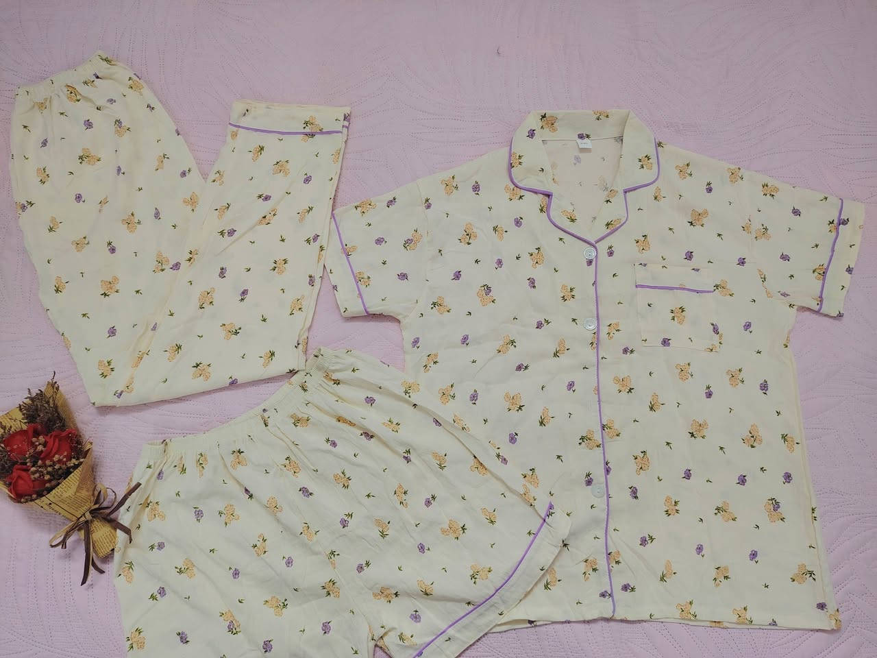 التراكات الصيفيه القطنيه نقوش بنترست توفرت يمنه
اضمنلكم خامتهن❤بارده وقطنيه شرط تتاكدون منهه
متوفر جميع القياسات للحجز خاص 
توصيل الف داخل سبع البور


**إذا كنت صاحب هذا الإعلان وتريد حذفه لأي سبب، رجاءا أرسل رسالة إلى الدعم الفني**