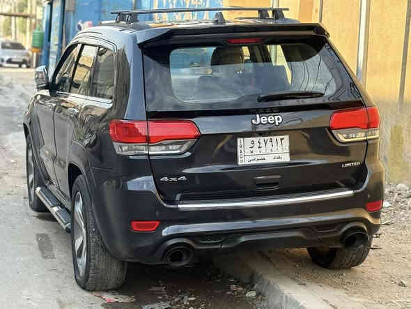 السلام عليكم 
جيب كراند شيروكي لمتد 2014 
فول مواصفات 4x4 محرك3.6
حادثها جاملغات اماميه وبنيد 
وبيه شخط يم يده الجنطه ونصبغ على كد الشخط فقط 
ماشيه170 الف 
شاشه كامره كشنات جلد تدفئه تبريد 
السياره كامله من كلشي متصرف عليها الف
سعرها 195 وبيها مجال بسيط
***********
