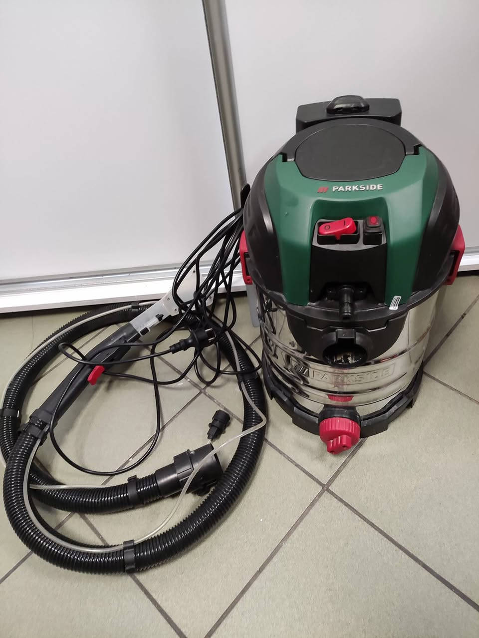 مكنسه بارك سايد مستخدمه قليل جدا جدا


**إذا كنت صاحب هذا الإعلان وتريد حذفه لأي سبب، رجاءا أرسل رسالة إلى الدعم الفني**