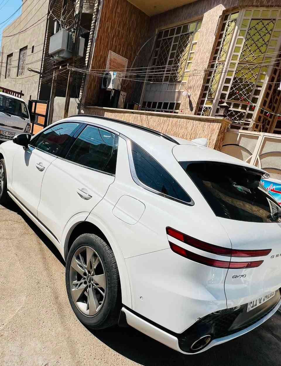 جنيسسر gv70 موديل 22 سته سلندر توين تيربو سياره بدون صبغ جاملغ مصلح نفسه بارد  ودعاميه مصبوغه مواصفات فول سبورت ماشيه 107000 كيلو متر سياره فول تحكمات رادارات كامرات هواي موصفات بيها السعر المطلوب ٢٨٥ ورقه بيع او مراوس شعندك نزل شي اقل بغداد البلديات ***********
