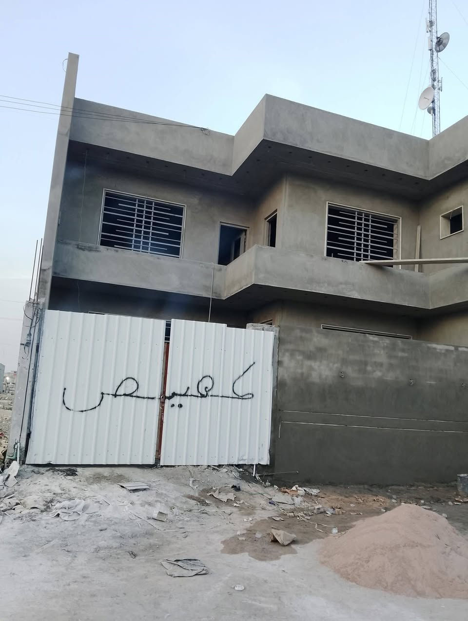 بسم الله سلام عليكم اخوان اني خلفه سمنت خشن نعم يعني سقل جراره شغلي خير من الله هل شوفونه بلصوره ورزاق حي الله يرزق الجميع اليحتاج خلفه هاذه رقمي ***********
