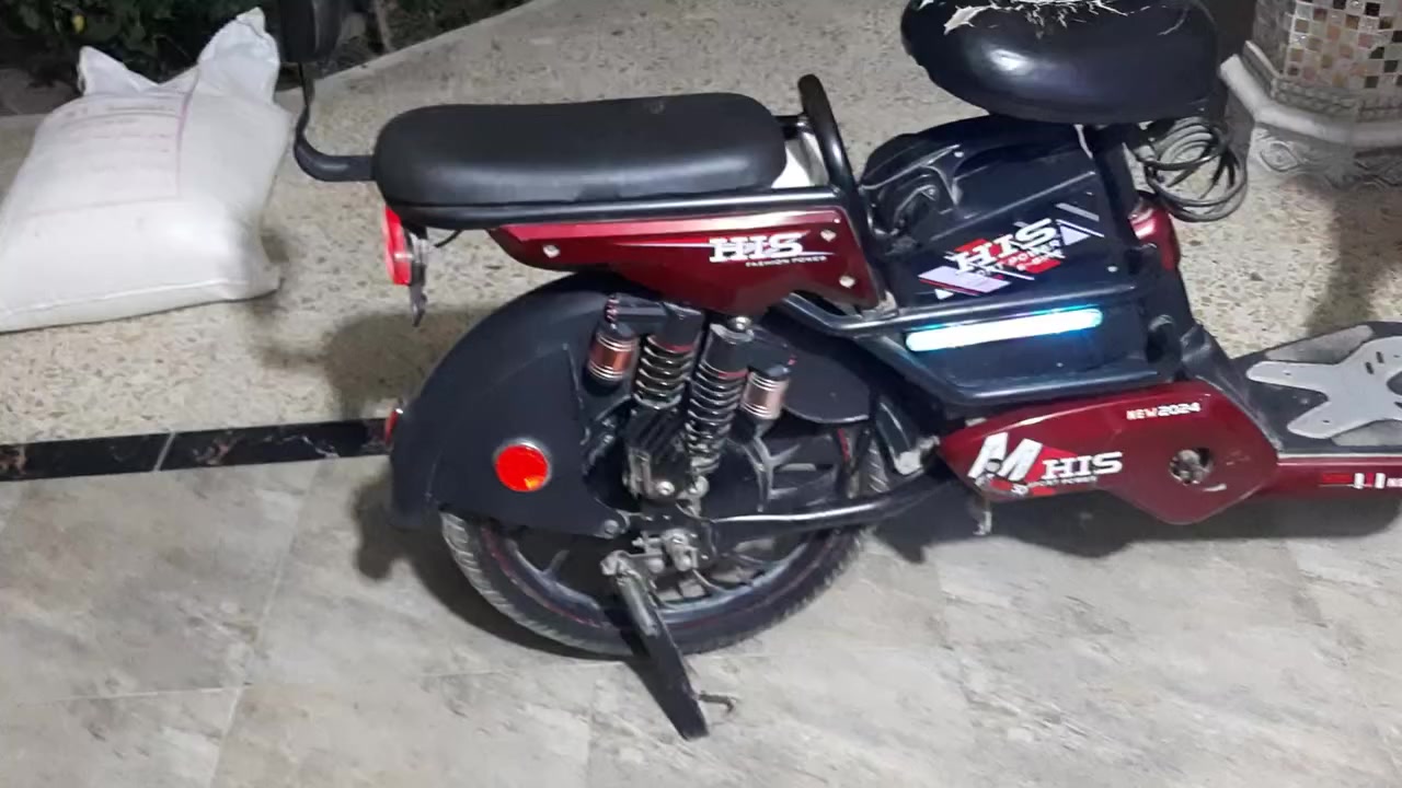 السلام عليكم دراجة شحن للبيع او امراوس حسب القناعة موديل (٢٤) مستحقة تبديل بطاريات كهربائيات شغالات السعر (١٨٥) وبيهه مجال


**إذا كنت صاحب هذا الإعلان وتريد حذفه لأي سبب، رجاءا أرسل رسالة إلى الدعم الفني**