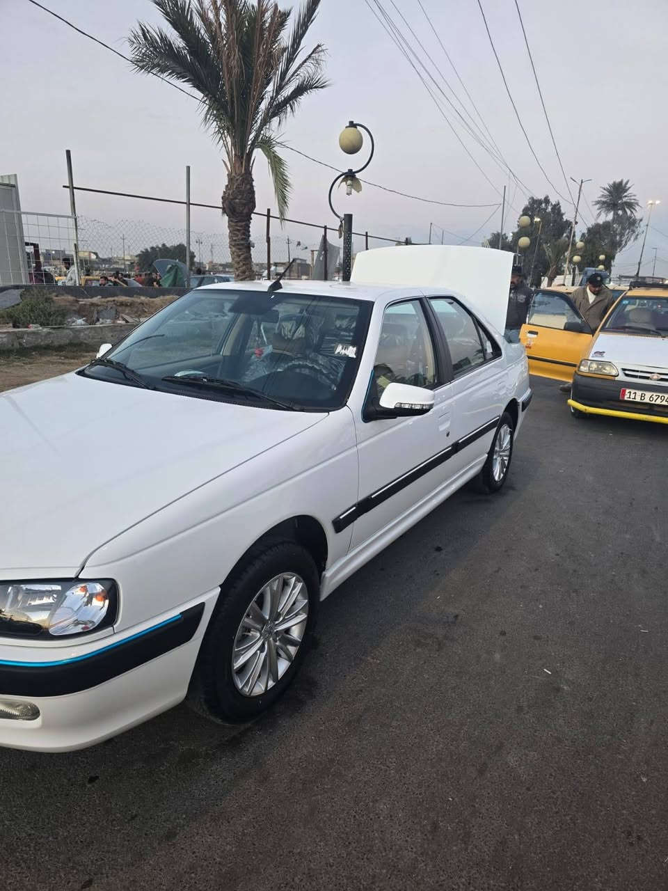 بسم الله اخوان بيجو بارص ستلام جديد حره  حره بدون رقم  25 داخله ب26  صار 10ايام من ستلمتها كفاله عامه ماشيه 200مواصفات السياره لبارص معروفه  كشنات كهرباء تحكم ستيرن شاشه كار بلي عرض كام   حساسات. حساس  بك لايت اوتو  سعره 93 بيه مجال بسيط كلش    مكان السياره  البلديات رقم تليفون ***********
