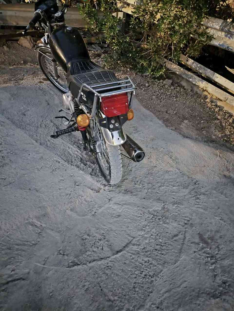 السلام عليكم دراجة نامة لبيع دراجة اوراق اصولية موديل (   18    ) وسعر يم راعية اني مكلف بل نشر رحمة على ولديك لا تدخل خاص رقم راعية ونتصل علية (***********) مكاني قضاء النصر
