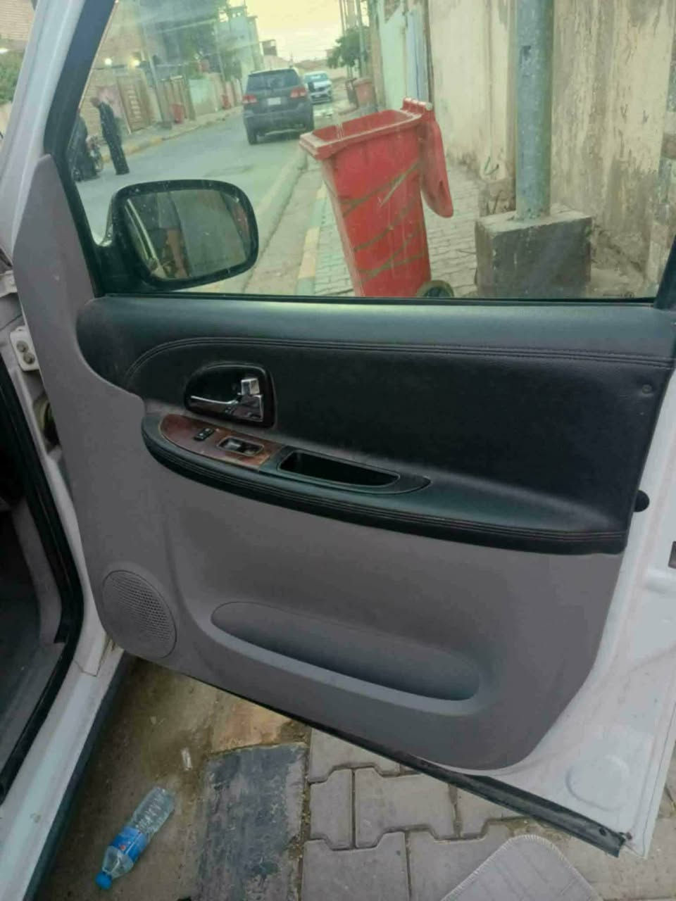 سياره شوفرليت ابلاندر رقم بغداد بسمي انكليزي موديل ٧ لون ابيض بيع او مراوس شيري تيكو او كامري  رقم مبايل ***********
