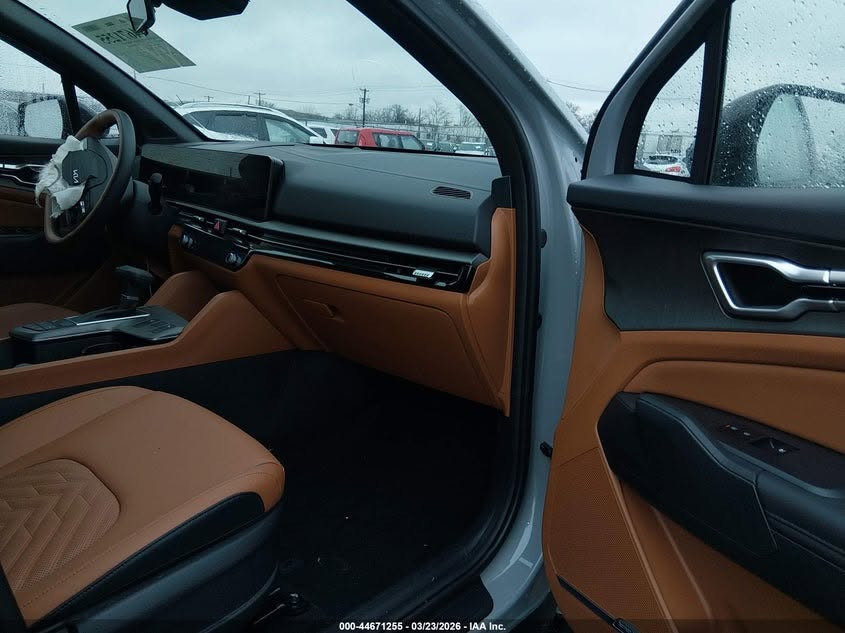 السلام عليكم للبيع 
2026 KIA SPORTAGE X-LINE
شكل جديد كامرات فول مواصفات كامرات ماشيه 1000 بحاله الوكاله 
داخل لون مميز لون جديد 
موعد الوصول شهرين 
سعر واصل العقبه 185
واصل ميرسين اربيل 175
ترهم كتاب شهداء
للاتصال ***********
