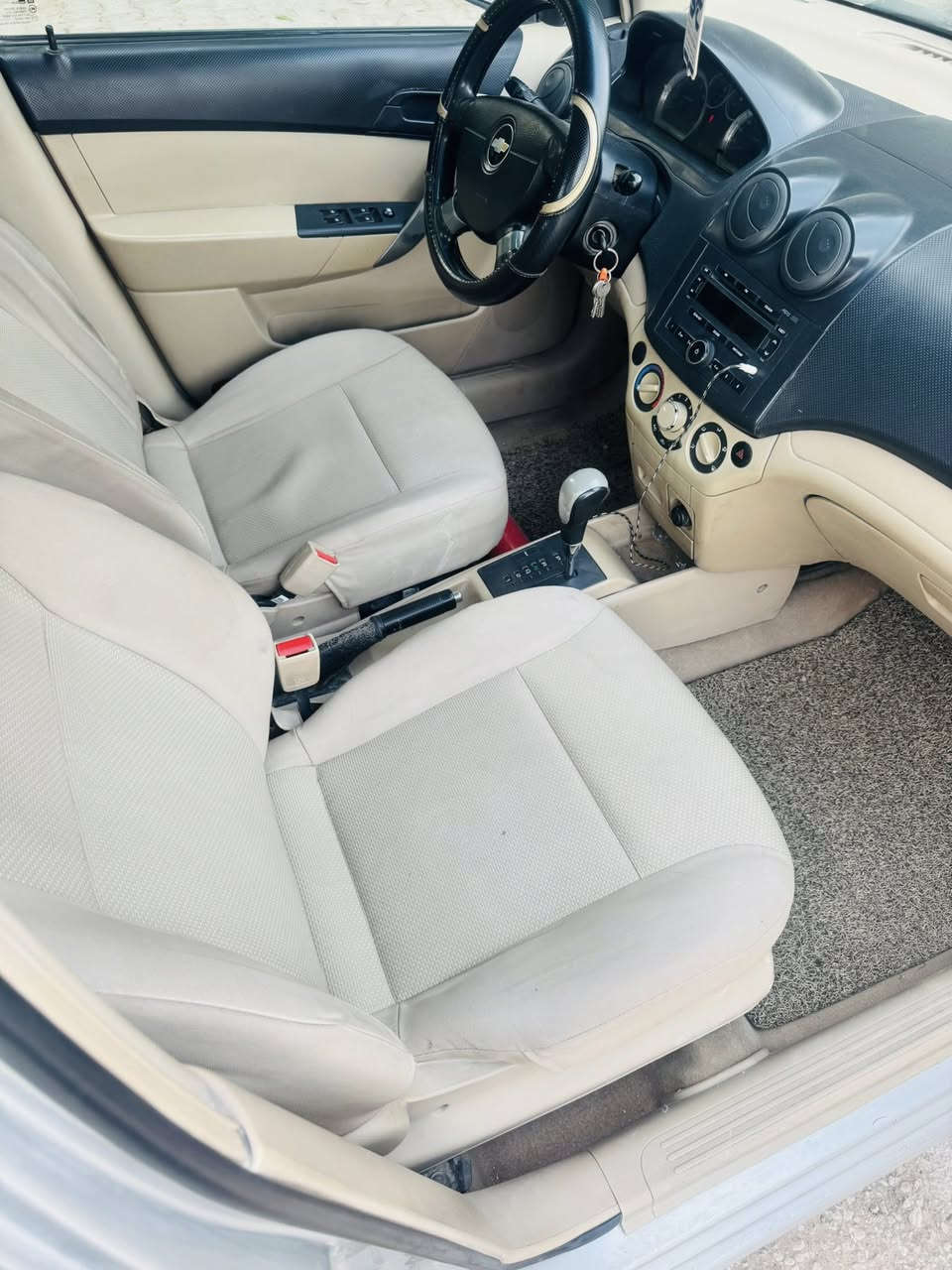 السلام عليكم
للبيع افيو موديل 2015 
محرك 1.600
رقم نجف 
كير اوتوماتيك 
التفاصيل واضحة بالصور 
مكينه كير مكفولات 
تبريد شغال 
السعر 80 وبيها مجال 
العنوان بالنجف 
***********
